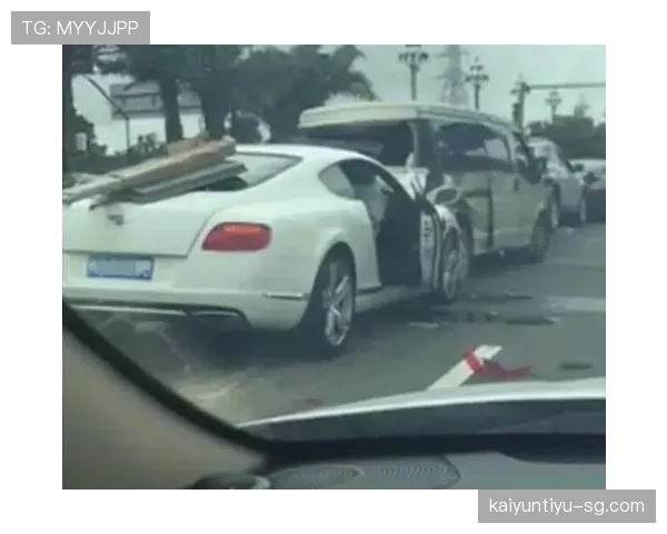 董志豪昨天刚买了辆豪车,队友都看傻了,这日常谁顶得住啊? 董志豪昨天刚买了辆豪车,队友都看傻了,这日常谁顶得住啊?
